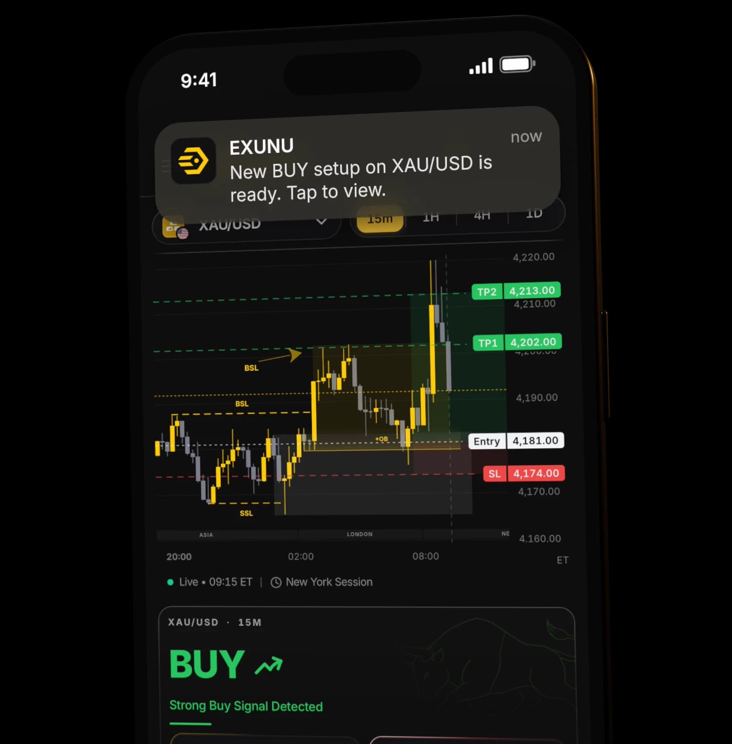 تطبيق EXUNU على هاتف: رسم بياني لـ XAU/USD بمستوياته وإشارة شراء، تحت إشعار من EXUNU بأن إعداد شراء جديدًا جاهز